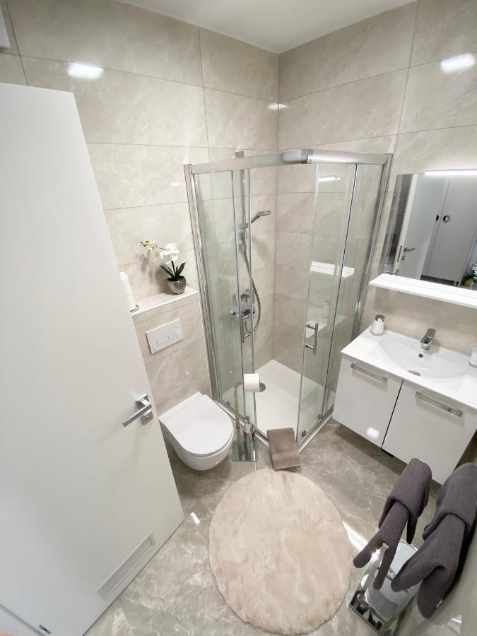 Apartment "50 Shades" With Balcony And Free Parking In The Garage Задар Екстериор снимка