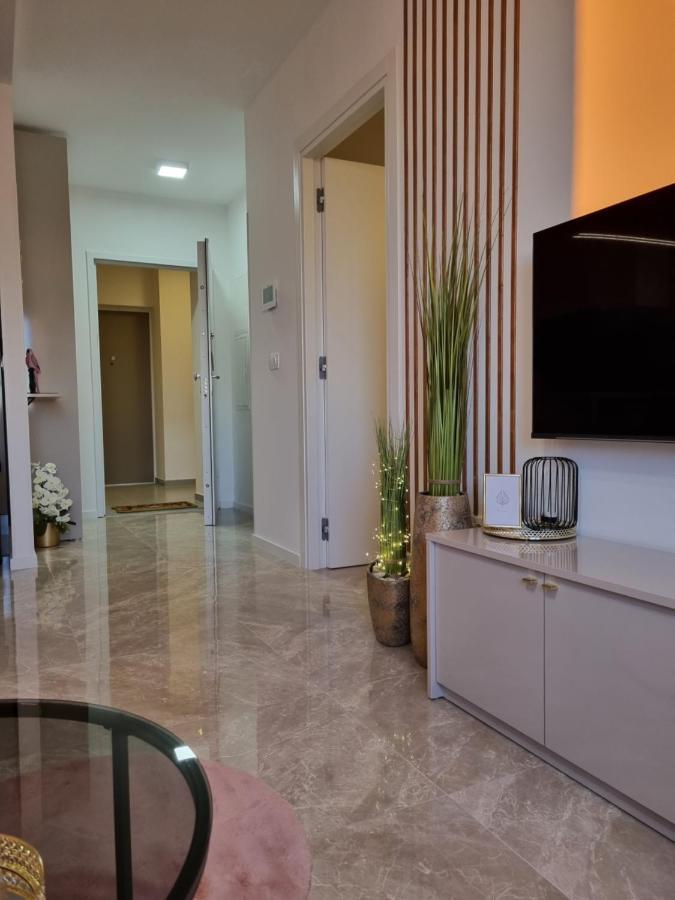 Apartment "50 Shades" With Balcony And Free Parking In The Garage Задар Екстериор снимка