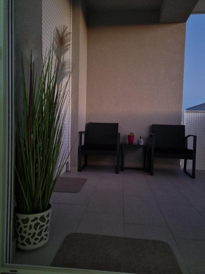 Apartment "50 Shades" With Balcony And Free Parking In The Garage Задар Екстериор снимка