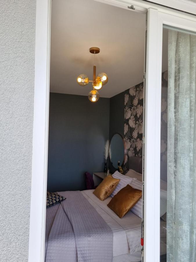 Apartment "50 Shades" With Balcony And Free Parking In The Garage Задар Екстериор снимка