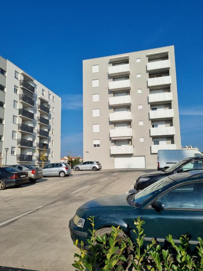 Apartment "50 Shades" With Balcony And Free Parking In The Garage Задар Екстериор снимка